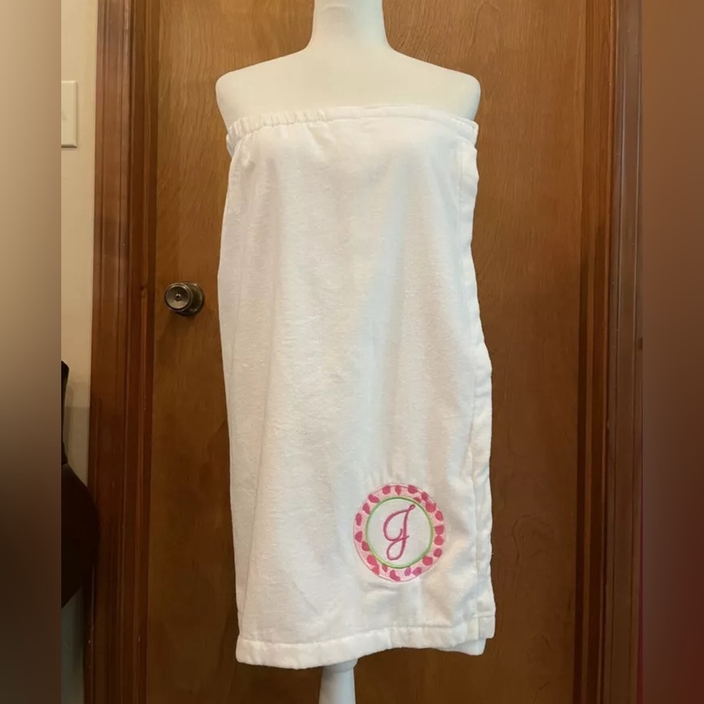 Towel wrap, 100% cotton initial J ๐บ๐ธ๐ผ. One size fits most. - Picture 1 of 1
